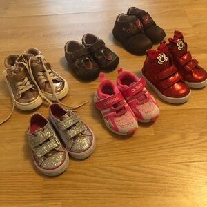 Bundle of girls shoes size 5/5.5